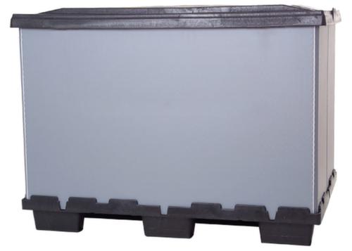 Folding pallet box with 3 runners