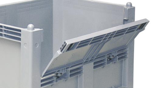 Large container with 550 liter capacity