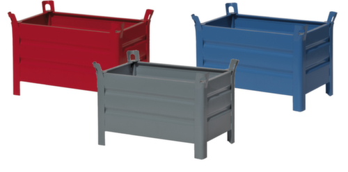 Solid wall stacking containers with a load capacity of 700 kg