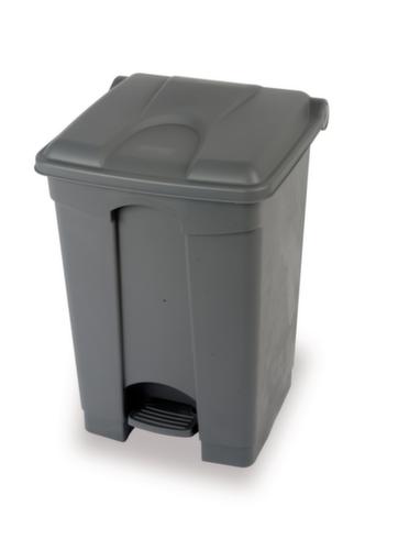 Pedal garbage can