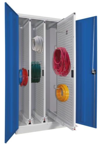 PAVOY Vertical cabinet with practical features