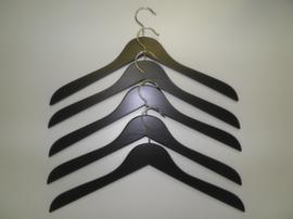 5 wooden clothes hangers, black