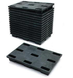Plastic stacking pallet with 9 feet