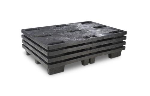 Plastic stacking pallet with 9 feet