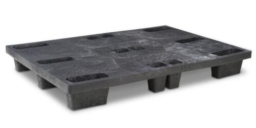 Plastic stacking pallet with 9 feet