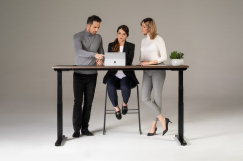 Nowy Styl Electrically height-adjustable conference table eModel 3.0