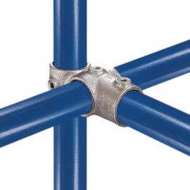 Cross connector with 2 passages + 1 outlets