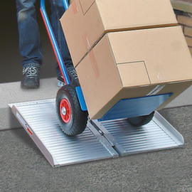 Folding ramp with 270 kg load capacity