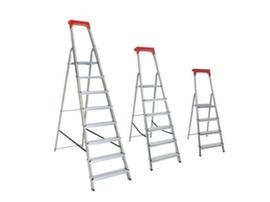 Aluminum stepladder