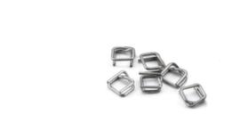 Closure clips