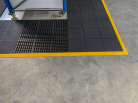Modular workstation flooring TEC Rub system